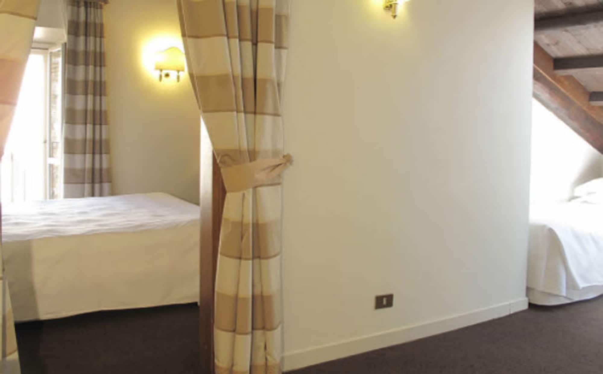 Hotel Albergo Santa Chiara Рим Экстерьер фото