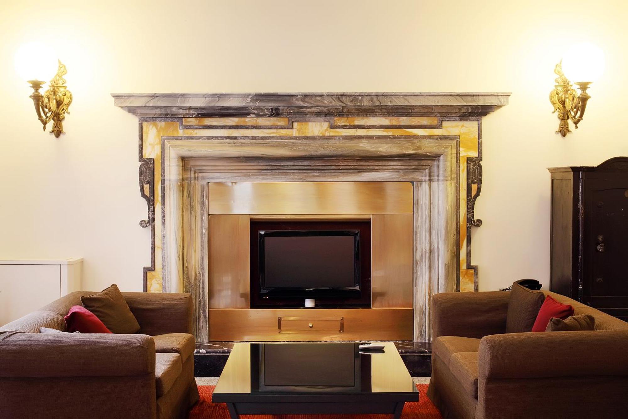 Hotel Albergo Santa Chiara Рим Экстерьер фото