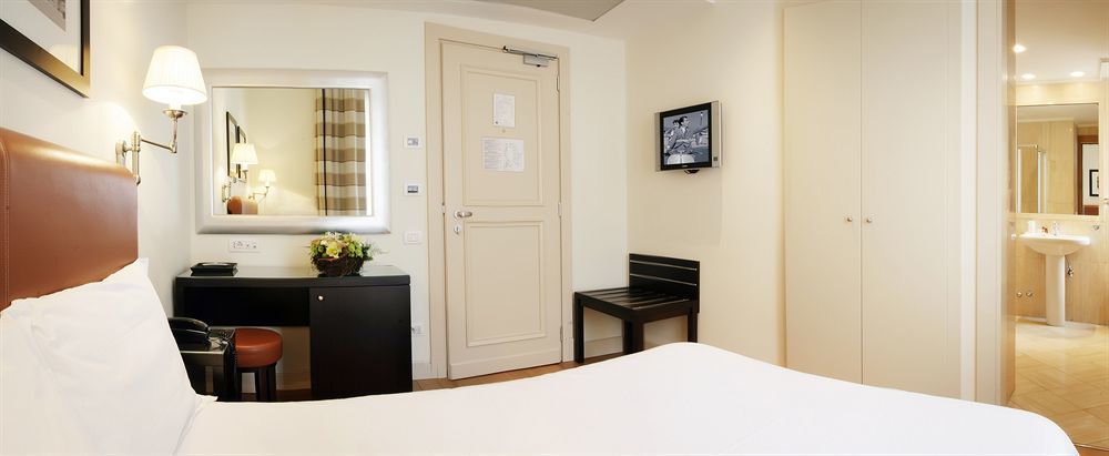 Hotel Albergo Santa Chiara Рим Экстерьер фото