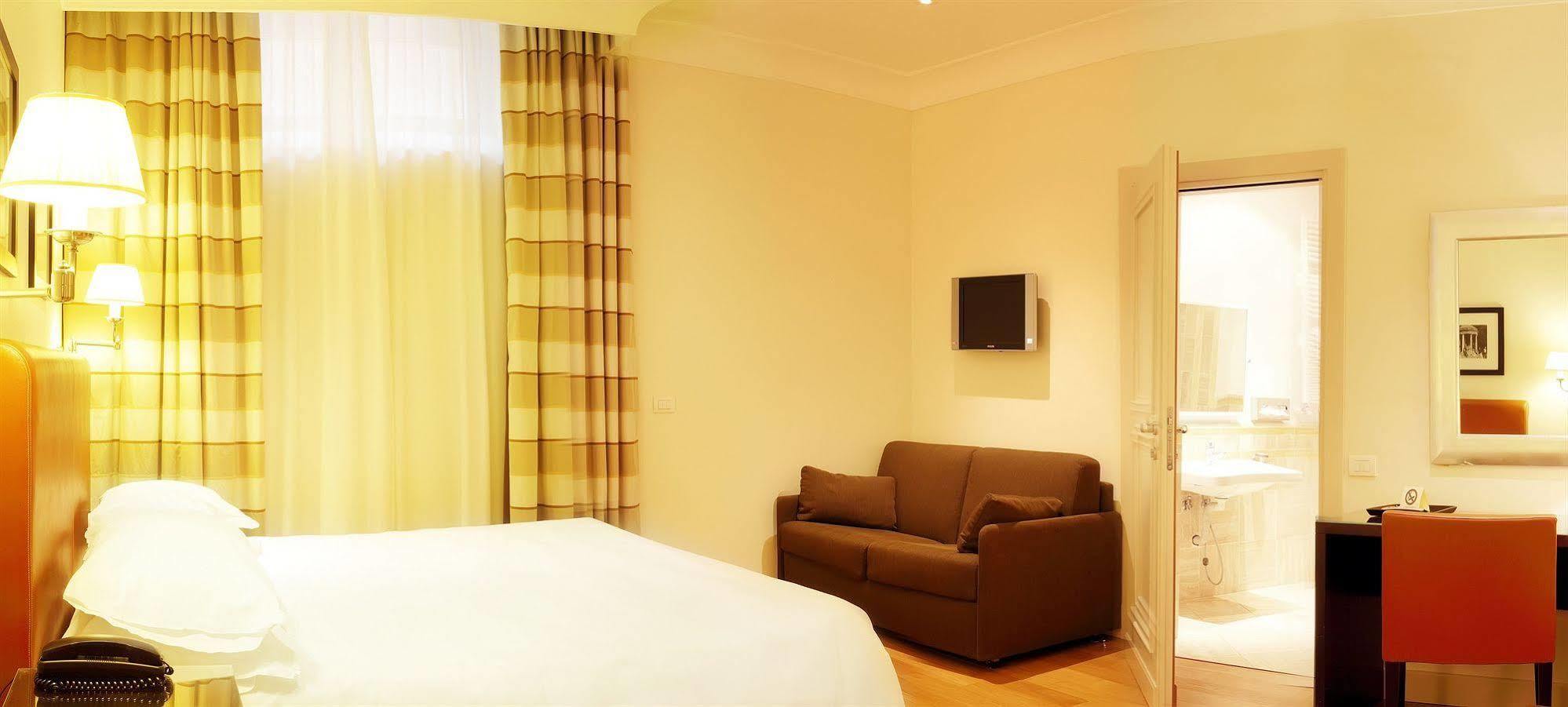 Hotel Albergo Santa Chiara Рим Экстерьер фото