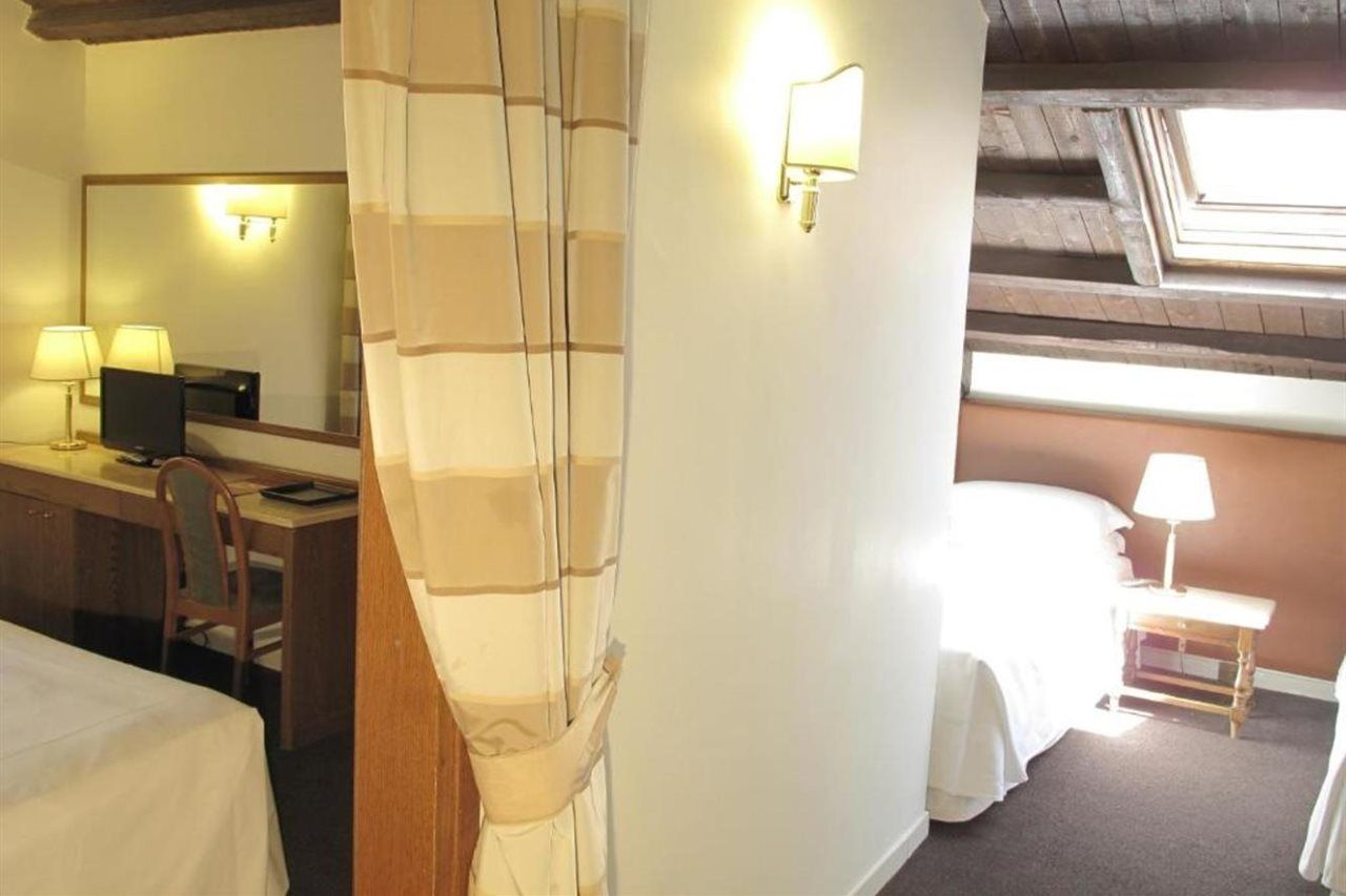 Hotel Albergo Santa Chiara Рим Экстерьер фото