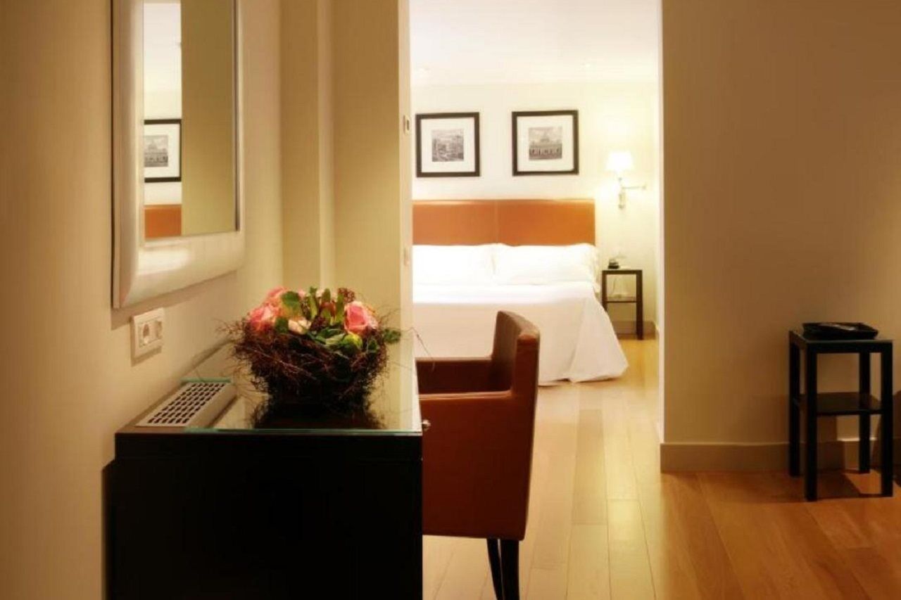 Hotel Albergo Santa Chiara Рим Экстерьер фото